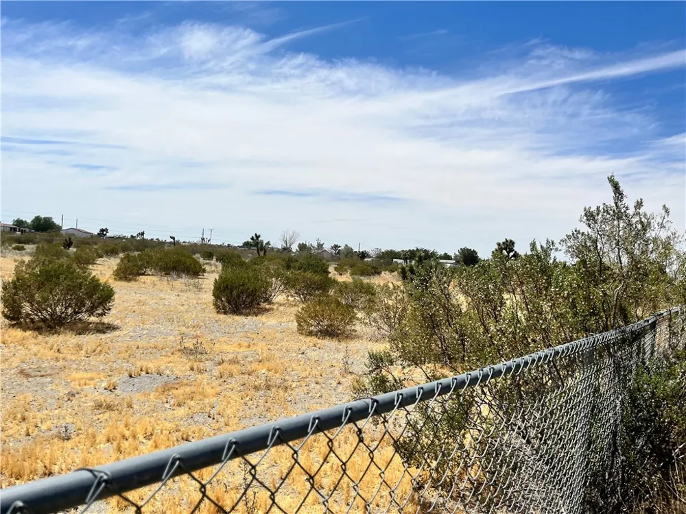 13014 Riggins Road Phelan, CA 92371