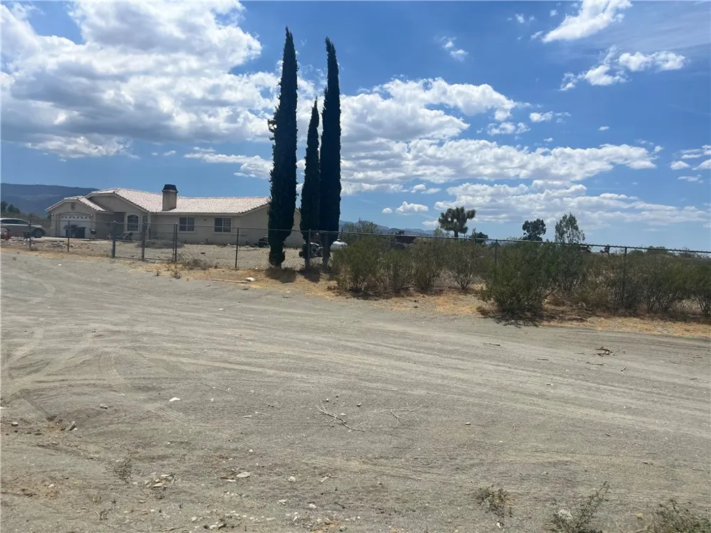 13014 Riggins Road Phelan, CA 92371