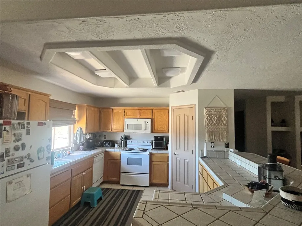 13014 Riggins Road Phelan, CA 92371