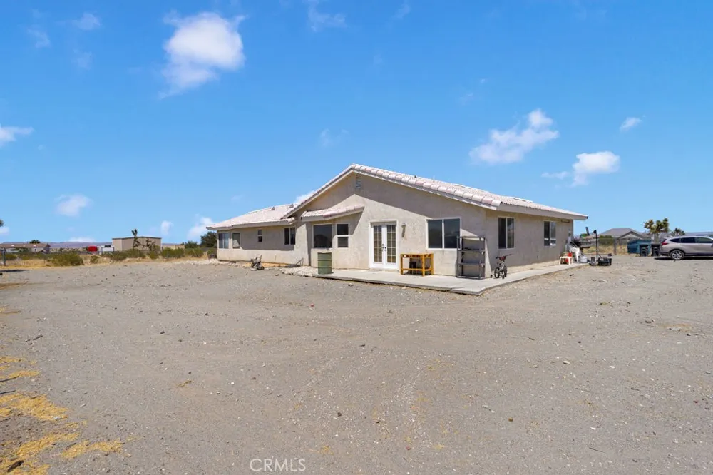 13014 Riggins Road Phelan, CA 92371