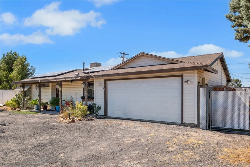 15436 Greenwood Hesperia, CA 92345