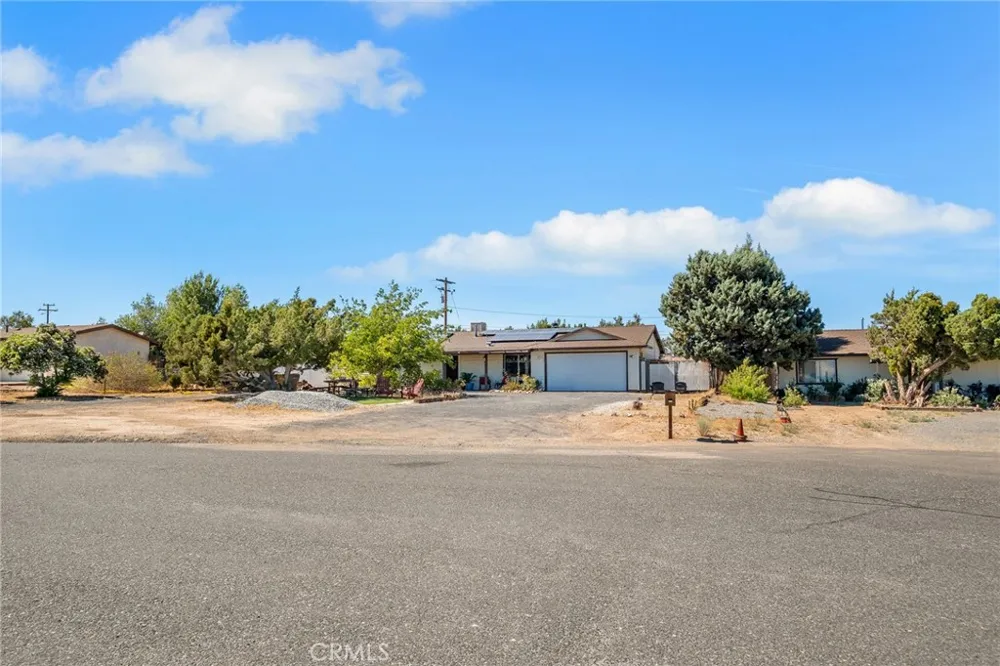 15436 Greenwood Hesperia, CA 92345