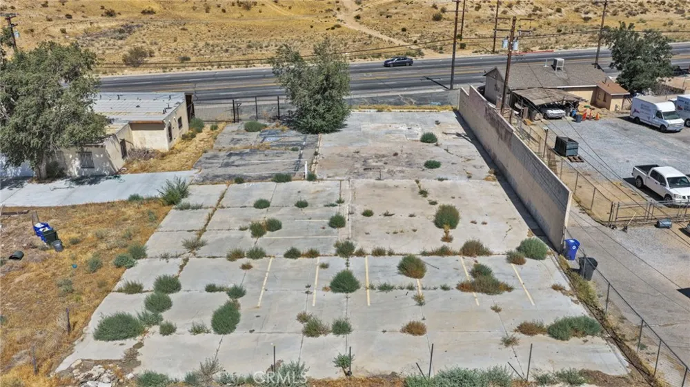 14178 Hesperia Road Victorville, CA 92395
