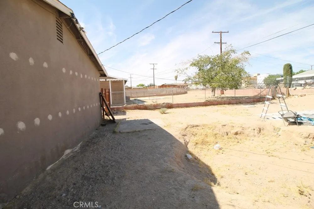 610 Chateau Barstow, CA 92311