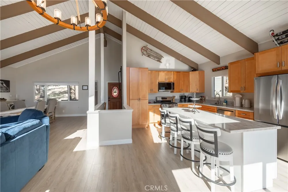 43911 Yosemite Drive Big Bear Lake, CA 92315