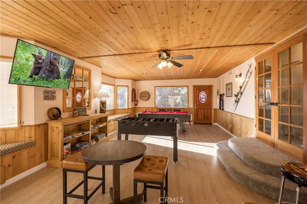 43911 Yosemite Drive Big Bear Lake, CA 92315