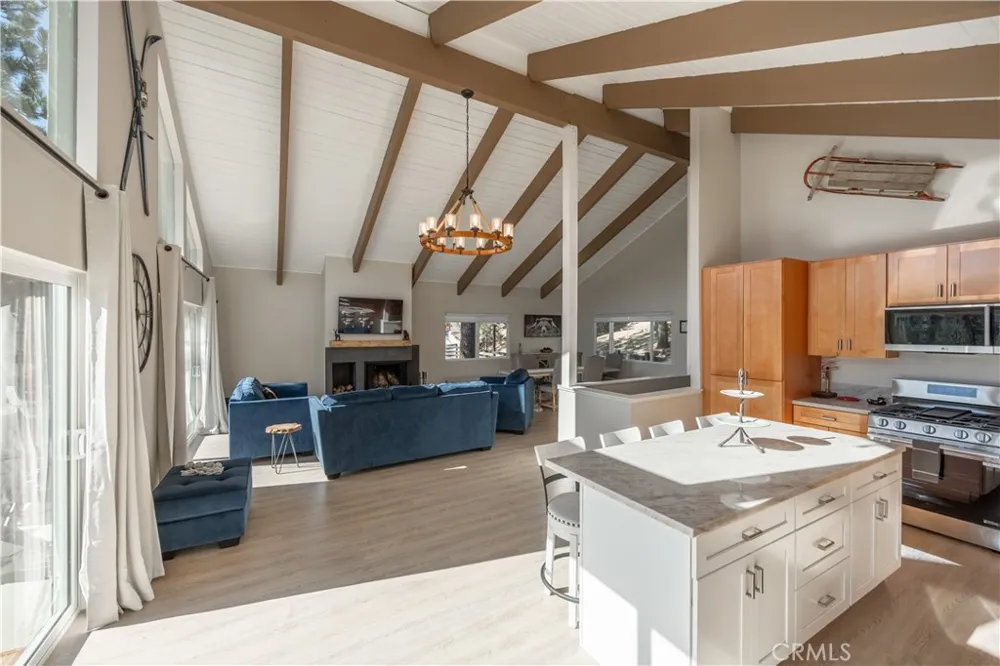 43911 Yosemite Drive Big Bear Lake, CA 92315