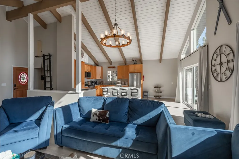 43911 Yosemite Drive Big Bear Lake, CA 92315