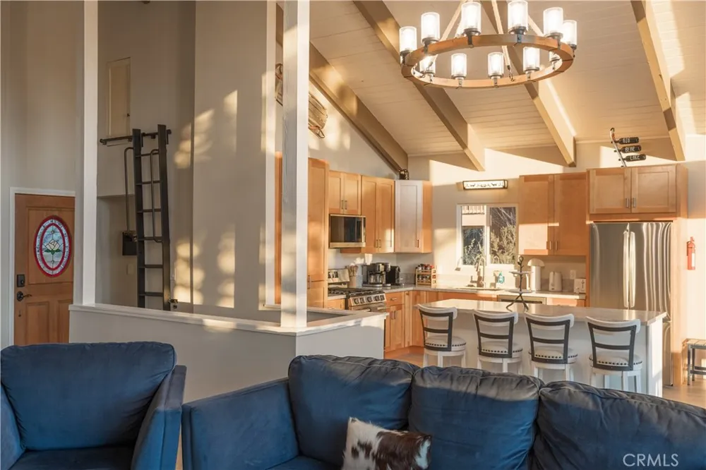 43911 Yosemite Drive Big Bear Lake, CA 92315