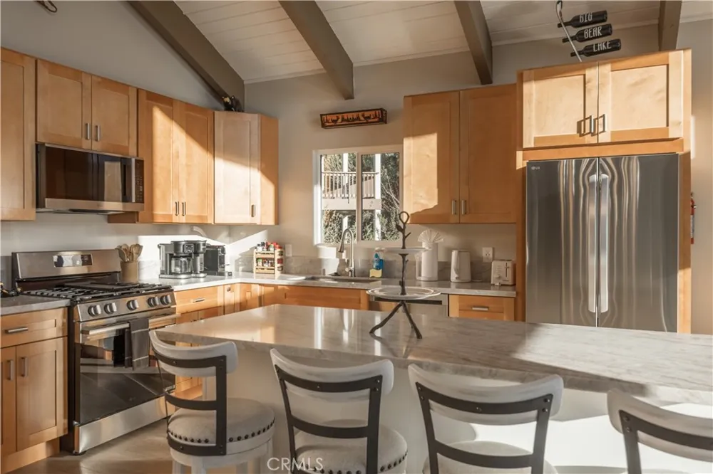 43911 Yosemite Drive Big Bear Lake, CA 92315