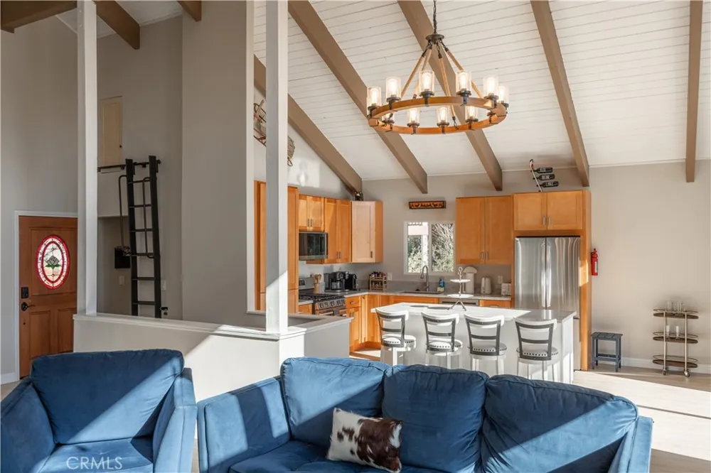 43911 Yosemite Drive Big Bear Lake, CA 92315