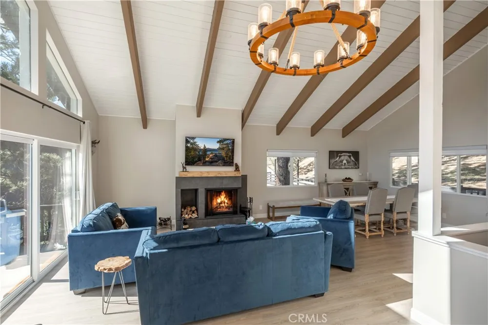 43911 Yosemite Drive Big Bear Lake, CA 92315