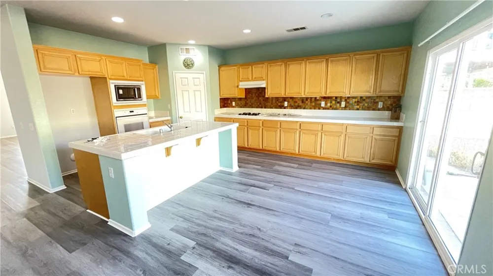 6521 Thistledown Street Eastvale, CA 92880