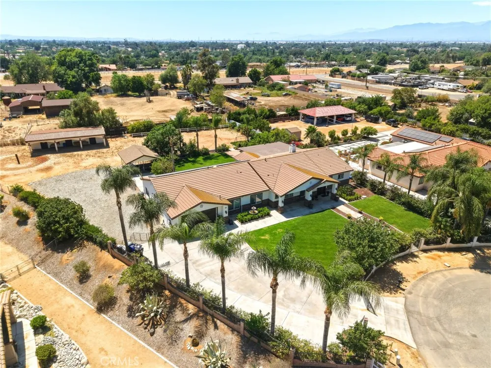 5685 Oak Tree Cir Jurupa Valley, CA 92509