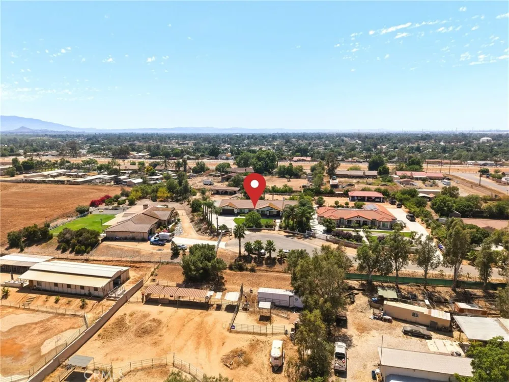 5685 Oak Tree Cir Jurupa Valley, CA 92509