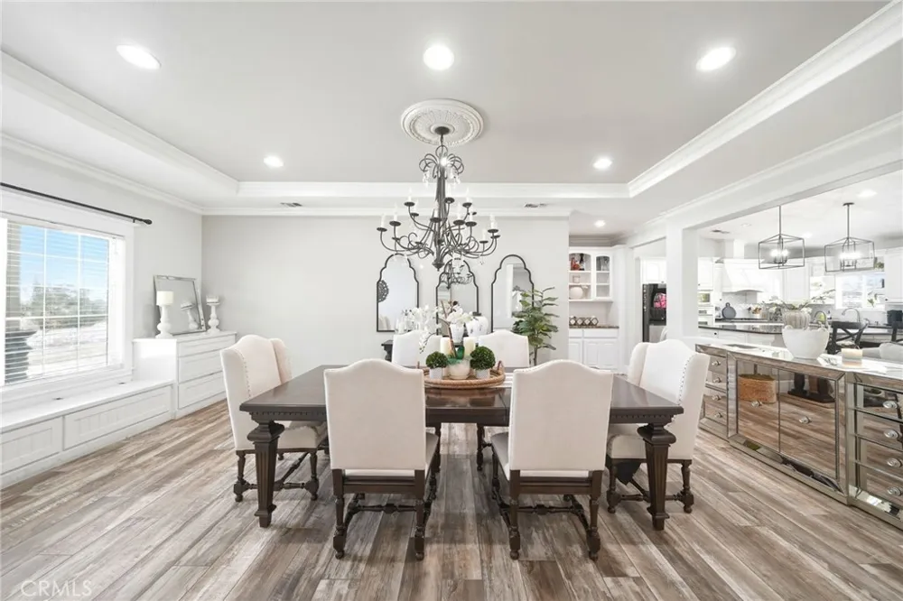 5685 Oak Tree Cir Jurupa Valley, CA 92509
