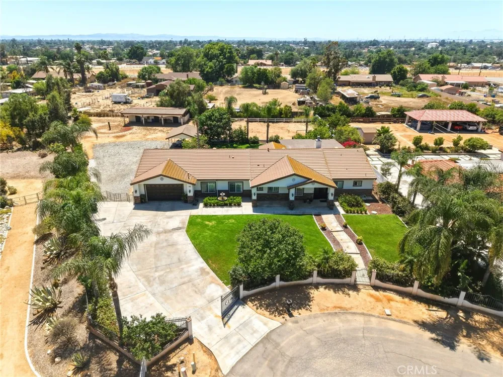 5685 Oak Tree Cir Jurupa Valley, CA 92509
