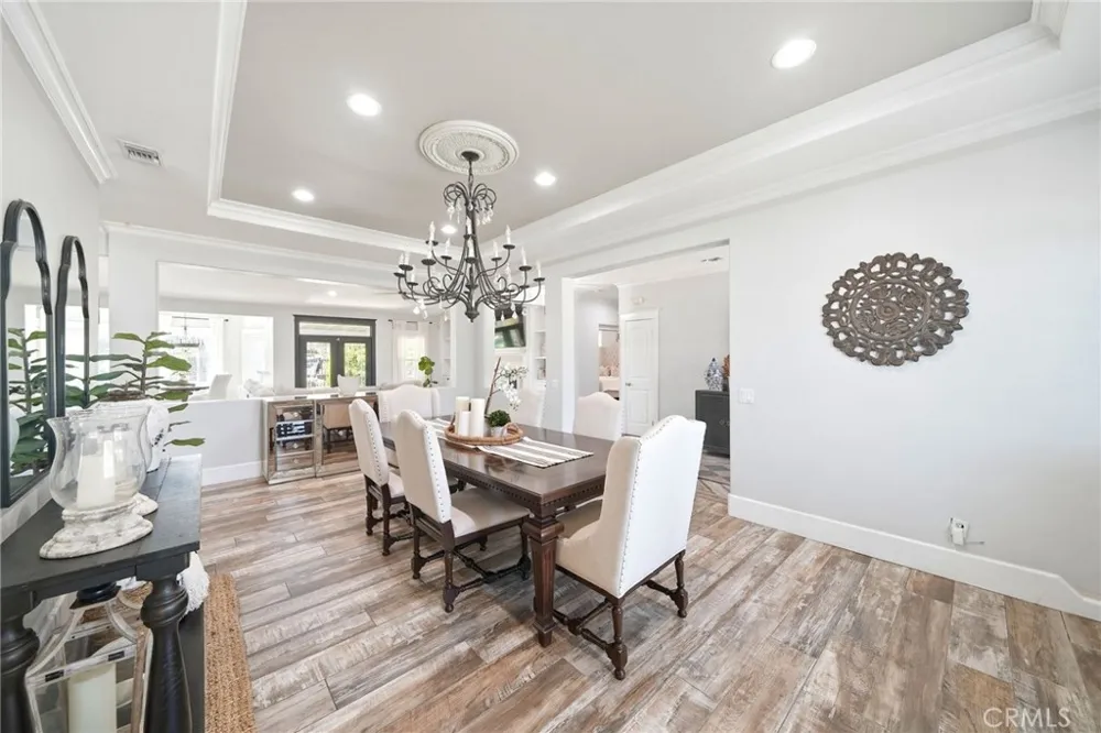5685 Oak Tree Cir Jurupa Valley, CA 92509