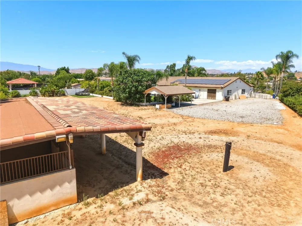 5685 Oak Tree Cir Jurupa Valley, CA 92509