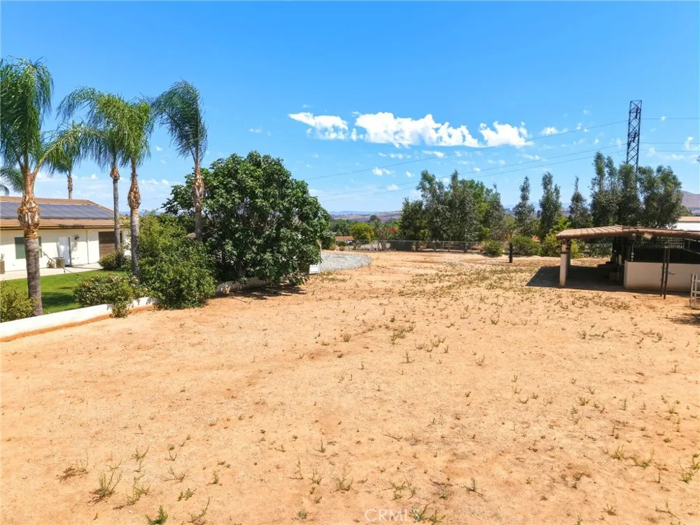 5685 Oak Tree Cir Jurupa Valley, CA 92509