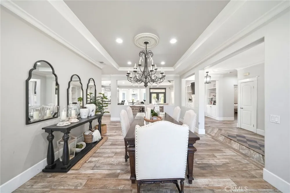 5685 Oak Tree Cir Jurupa Valley, CA 92509