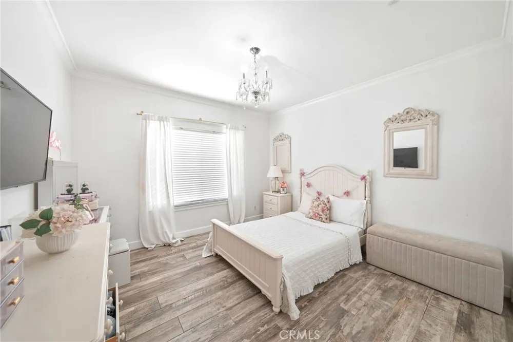 5685 Oak Tree Cir Jurupa Valley, CA 92509