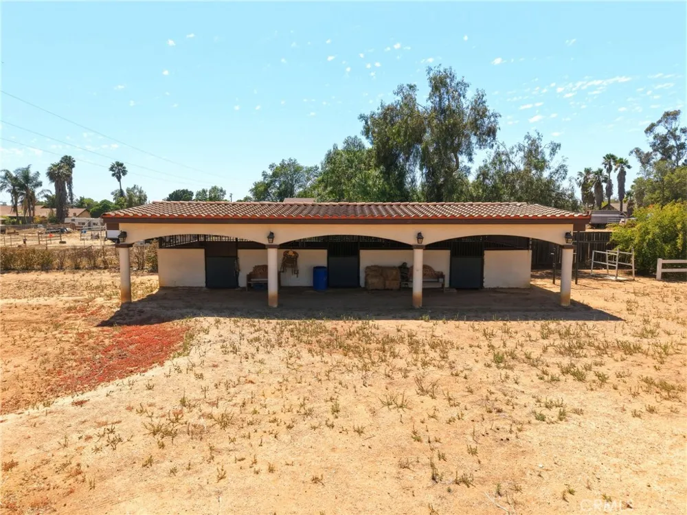 5685 Oak Tree Cir Jurupa Valley, CA 92509