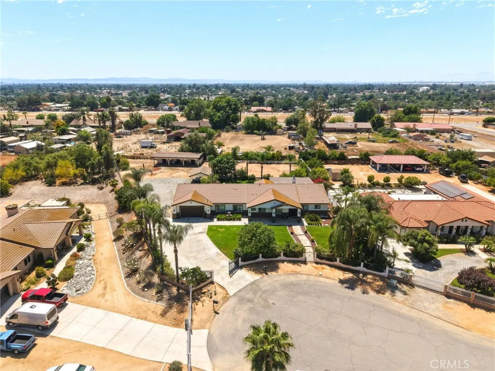 5685 Oak Tree Cir Jurupa Valley, CA 92509