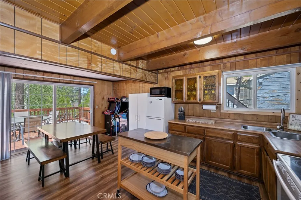 567 Highland Road Big Bear Lake, CA 92315