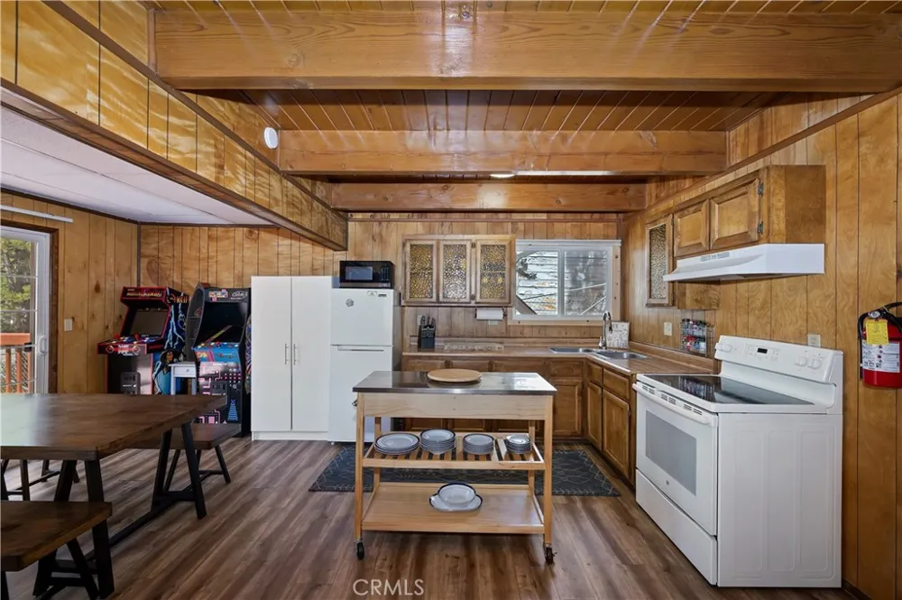 567 Highland Road Big Bear Lake, CA 92315