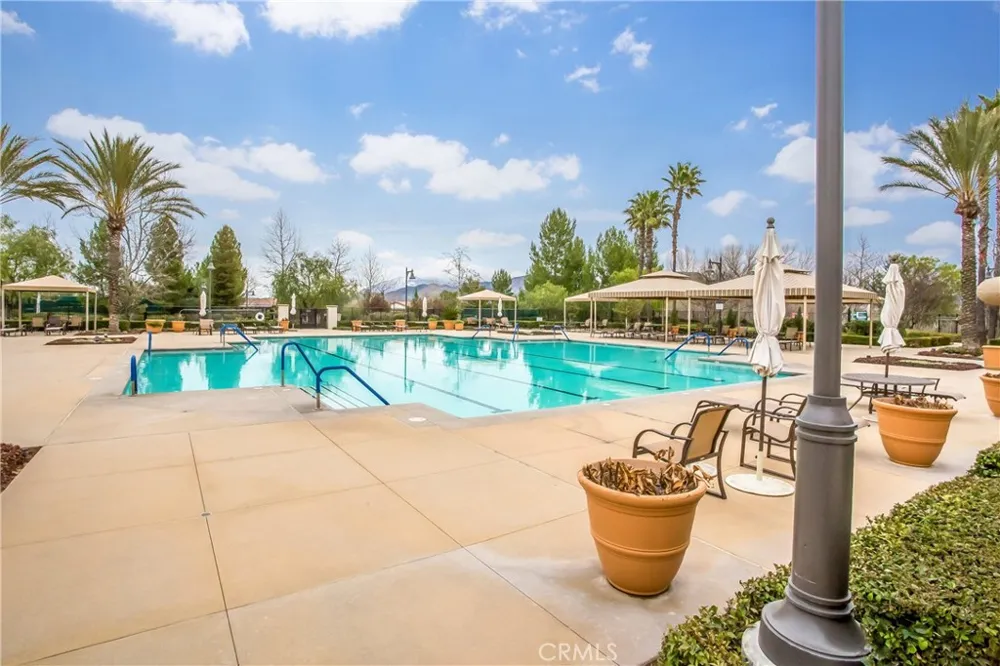 1686 Piper Creek Beaumont, CA 92223