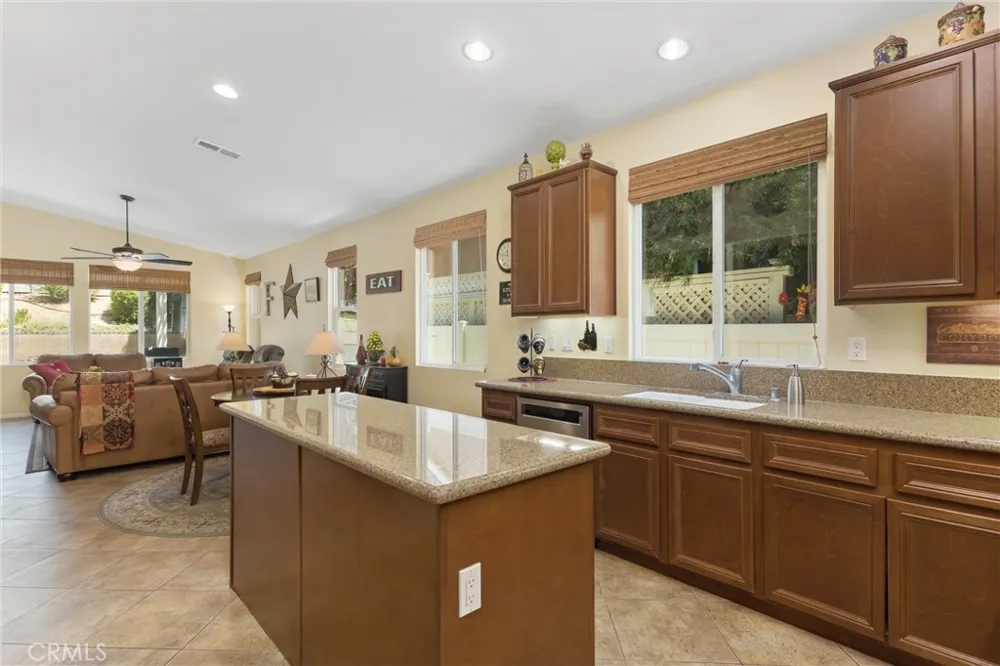 1686 Piper Creek Beaumont, CA 92223