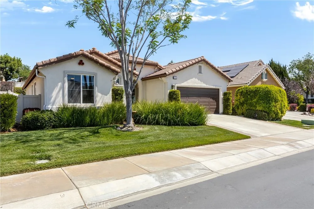 1686 Piper Creek Beaumont, CA 92223