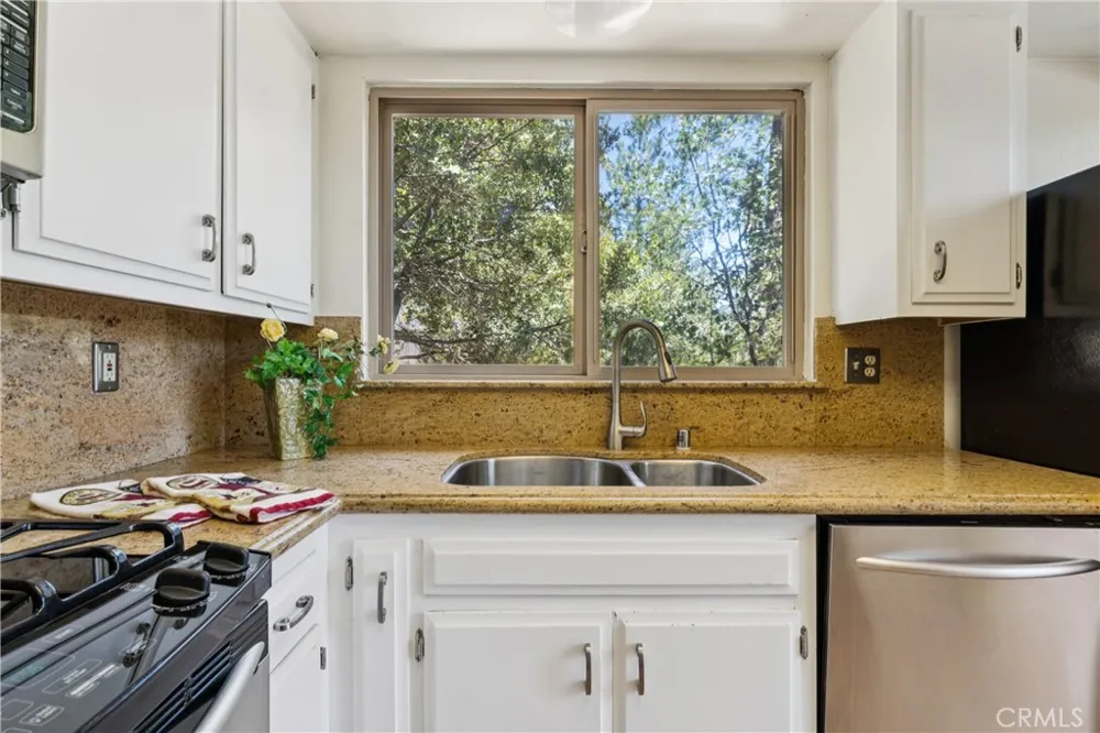 27711 Alpen Lake Arrowhead, CA 92352