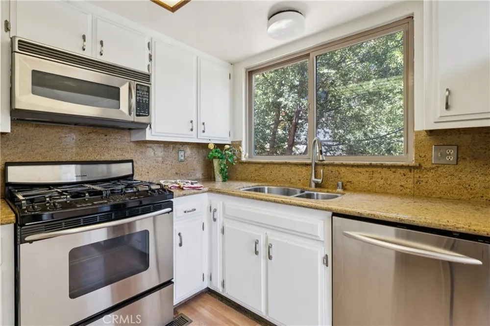 27711 Alpen Lake Arrowhead, CA 92352