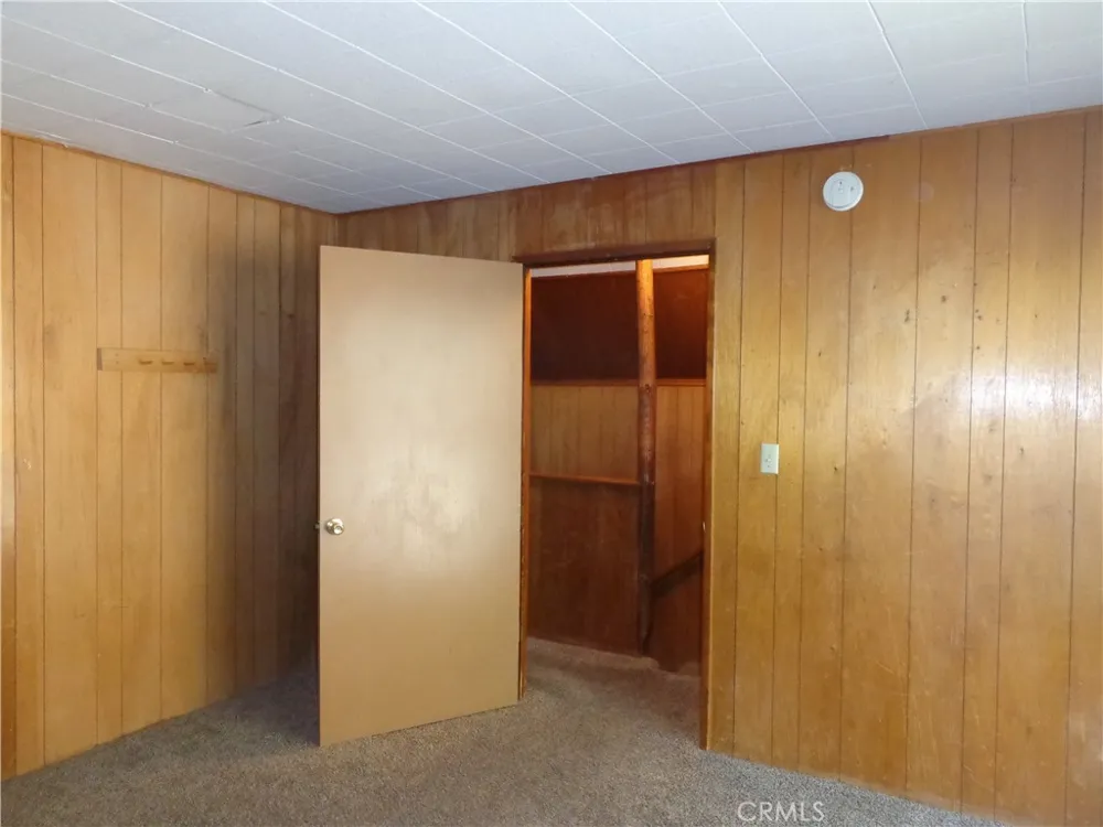 1021 Coulter Pine Crestline, CA 92325