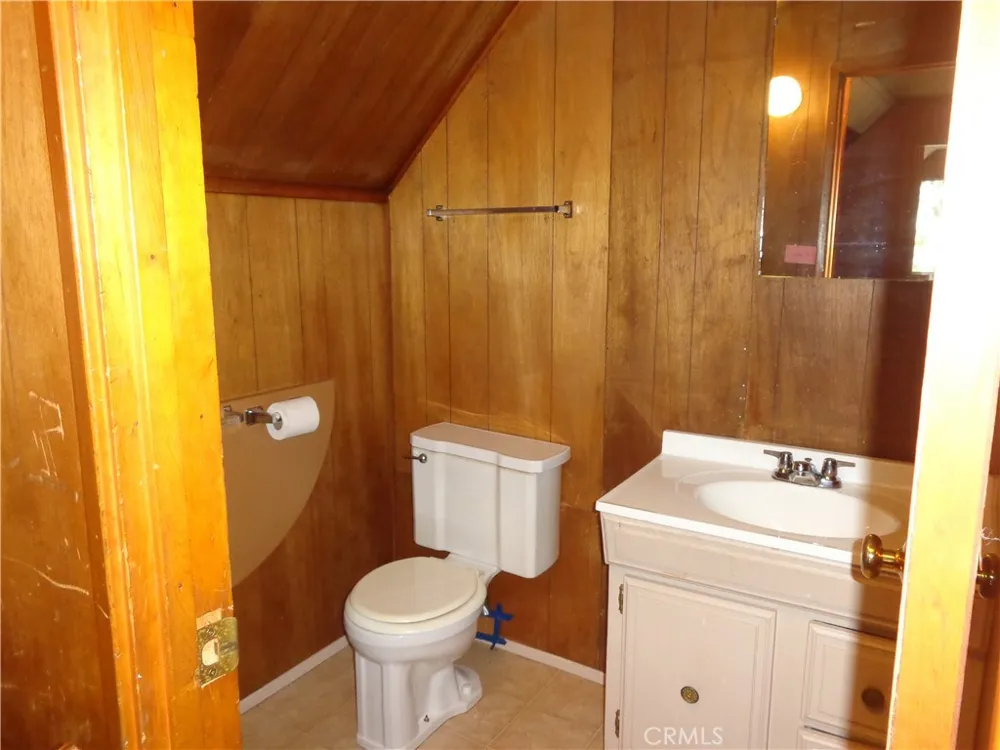 1021 Coulter Pine Crestline, CA 92325