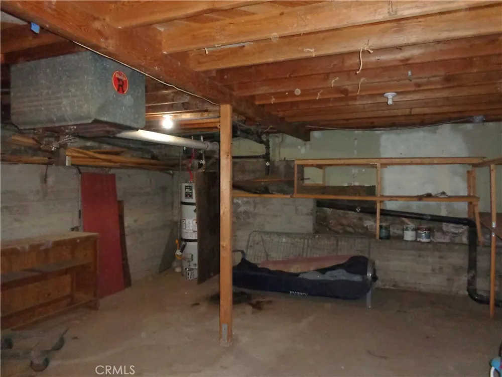 1021 Coulter Pine Crestline, CA 92325