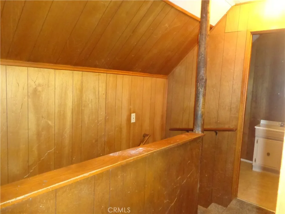 1021 Coulter Pine Crestline, CA 92325
