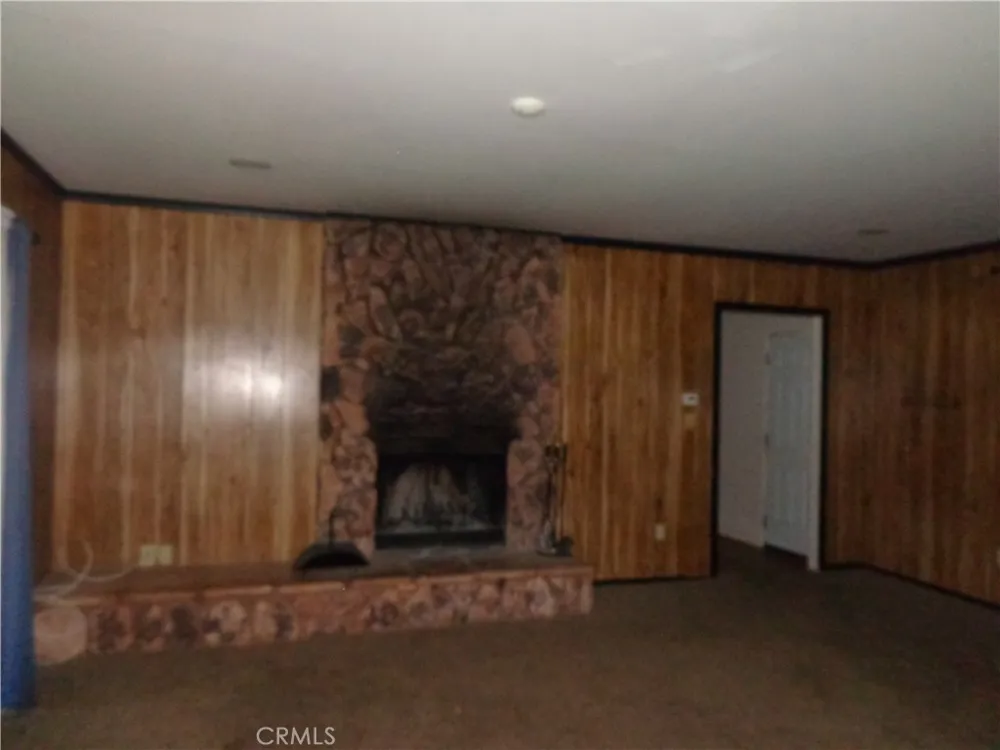 1021 Coulter Pine Crestline, CA 92325
