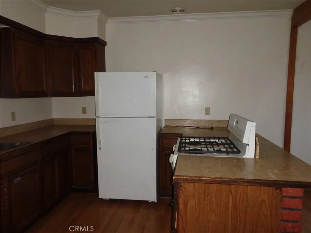 1021 Coulter Pine Crestline, CA 92325