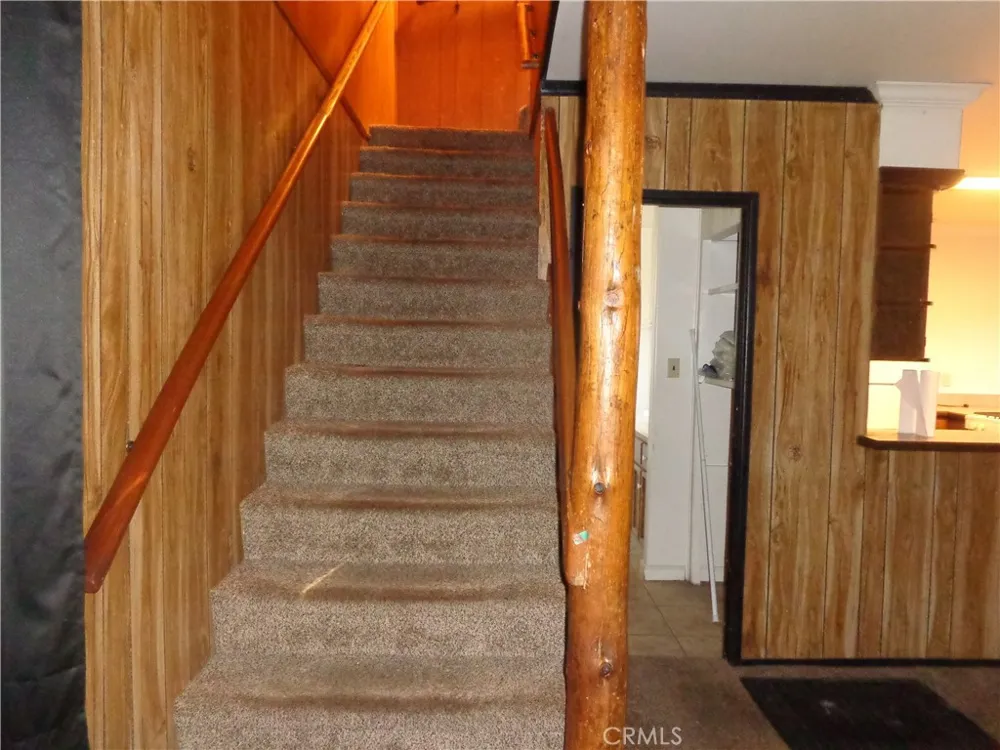 1021 Coulter Pine Crestline, CA 92325