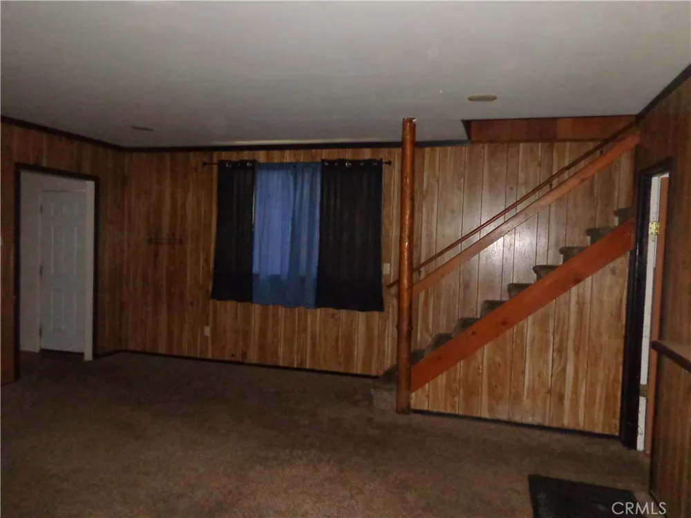 1021 Coulter Pine Crestline, CA 92325