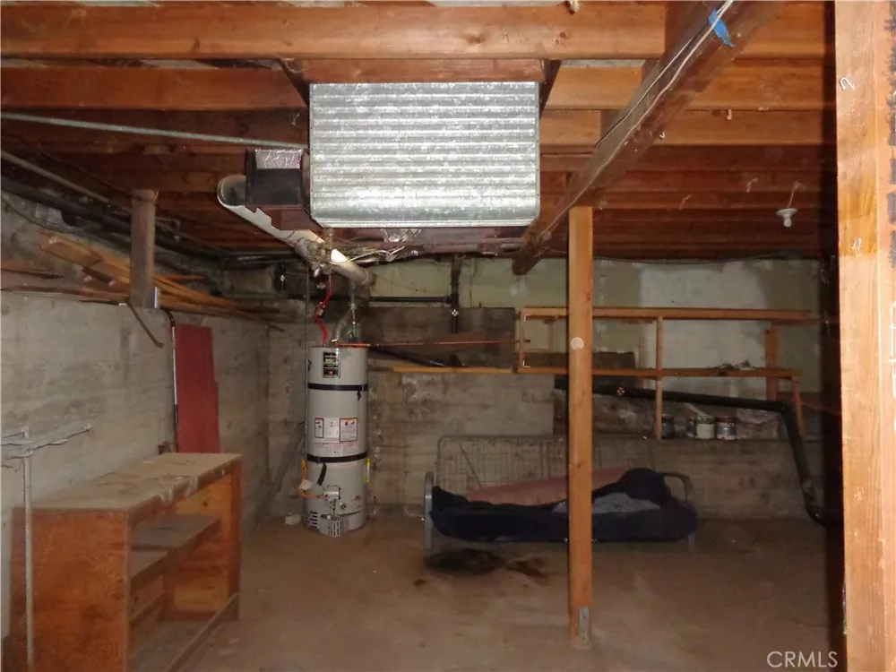 1021 Coulter Pine Crestline, CA 92325