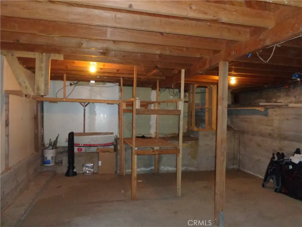 1021 Coulter Pine Crestline, CA 92325
