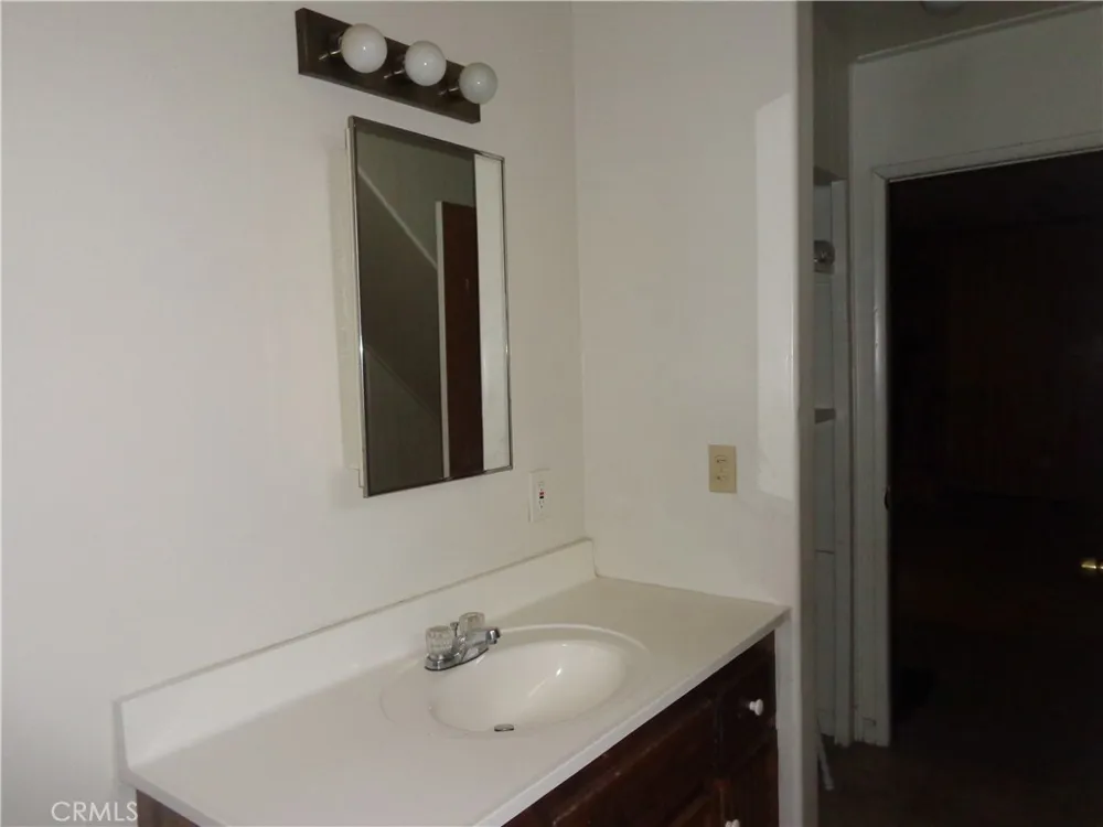 1021 Coulter Pine Crestline, CA 92325