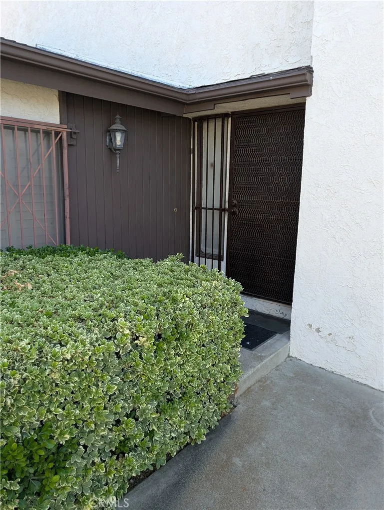 2062 Locust Court San Bernardino, CA 92404