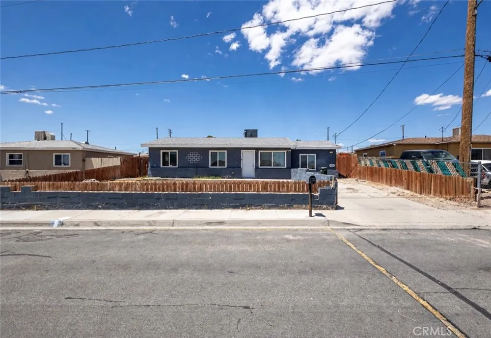 1434 Mesa Barstow, CA 92311