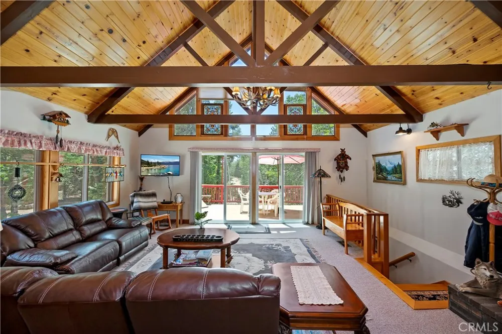 707 Briar Lane Green Valley Lake, CA 92341