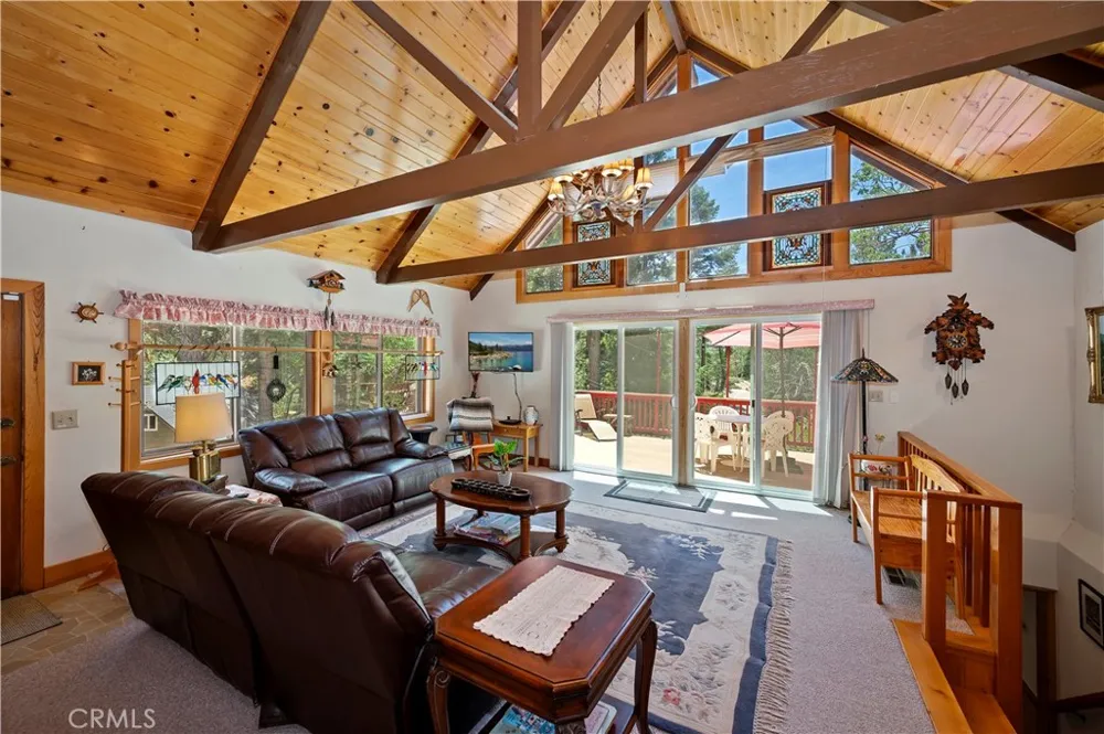 707 Briar Lane Green Valley Lake, CA 92341